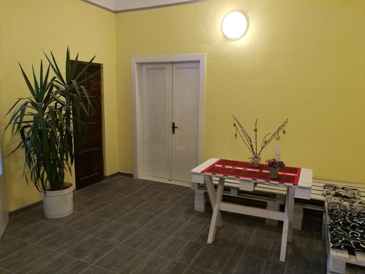 Hostel Horgos Centar Exteriör bild